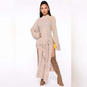 (NEW) Women's Maxi Knit Dress very Stretchy Material PTP 24' Size S/M  NWT